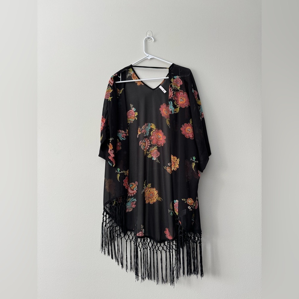 Xhilaration floral open fringe kimono Size M/L - Picture 3 of 7